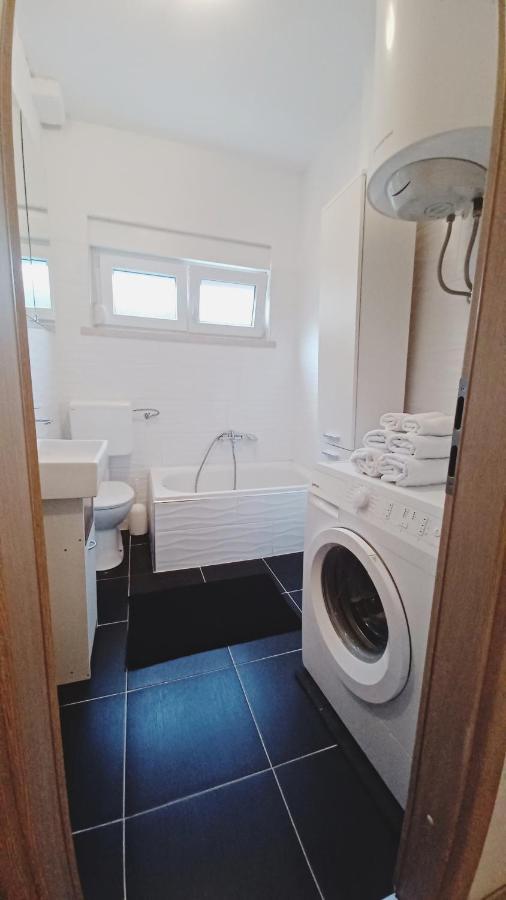 Apartman Dora Lägenhet Pula Exteriör bild