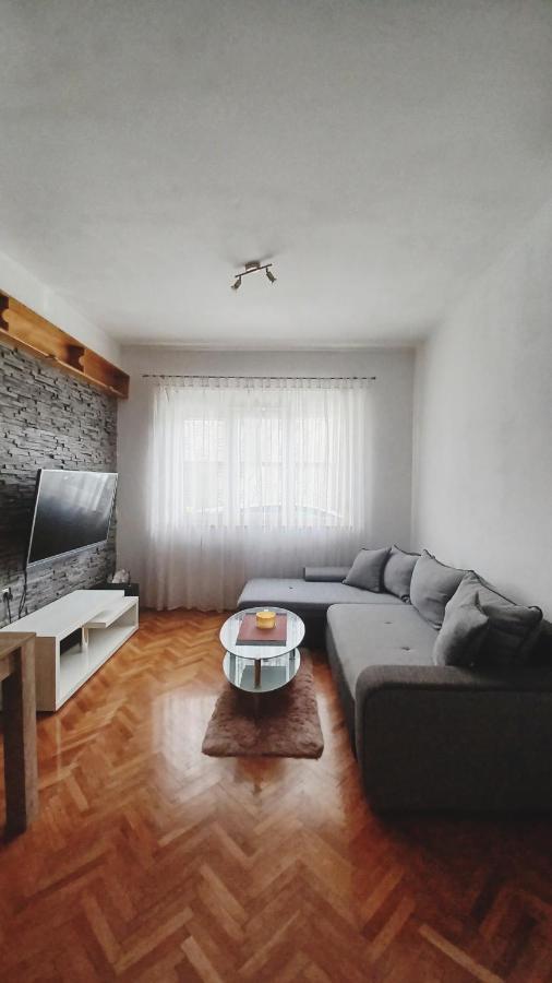 Apartman Dora Lägenhet Pula Exteriör bild