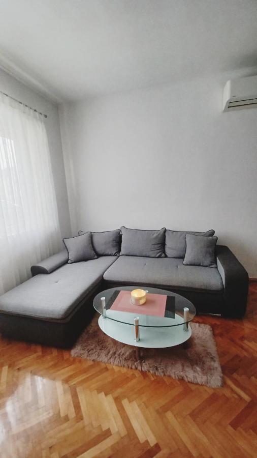Apartman Dora Lägenhet Pula Exteriör bild