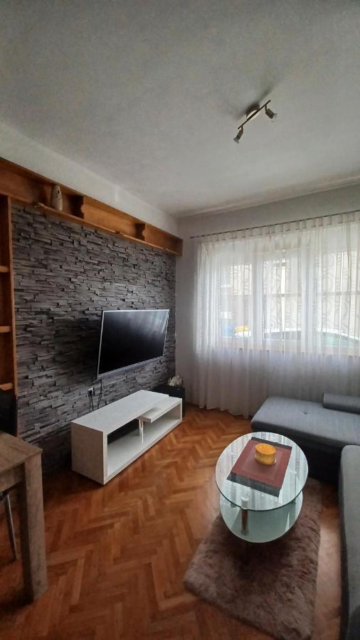 Apartman Dora Lägenhet Pula Exteriör bild