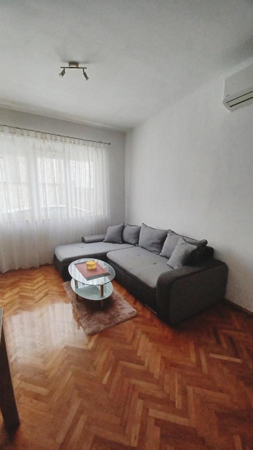Apartman Dora Lägenhet Pula Exteriör bild