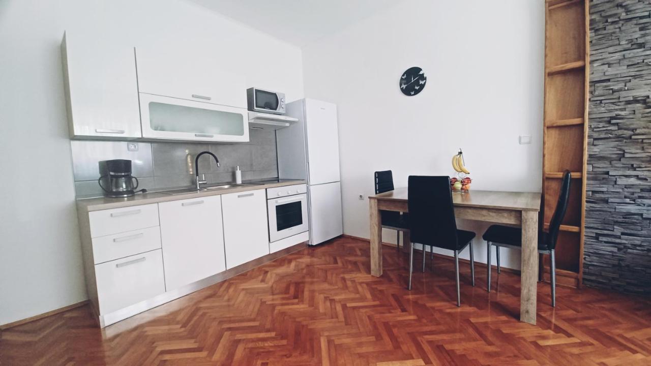 Apartman Dora Lägenhet Pula Exteriör bild