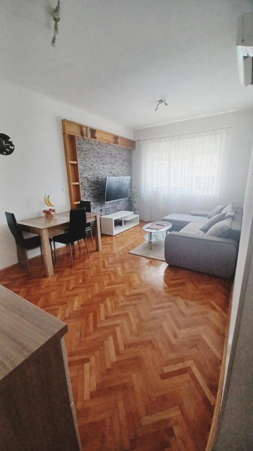 Apartman Dora Lägenhet Pula Exteriör bild