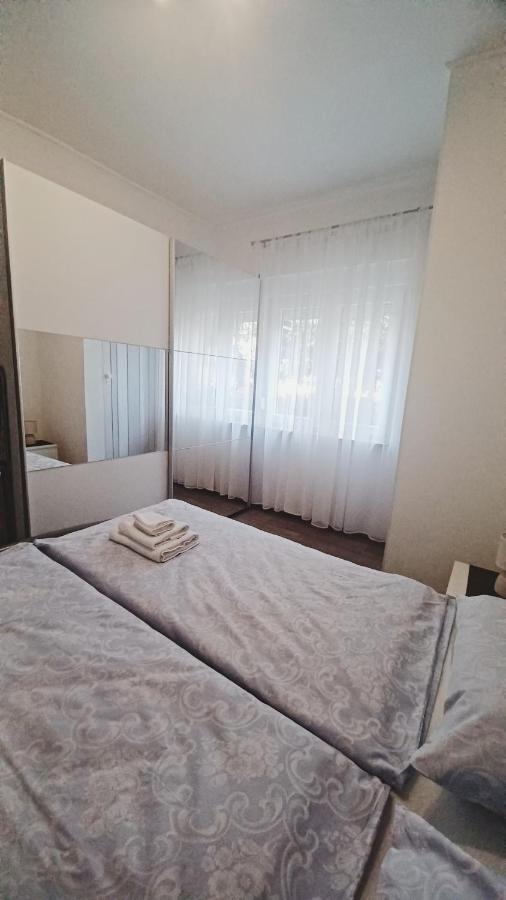 Apartman Dora Lägenhet Pula Exteriör bild